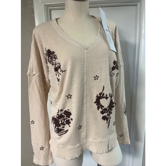 NWT distressed women’s embroidered sweater blouse by Caite Kyla Seo - Picture 9 of 16